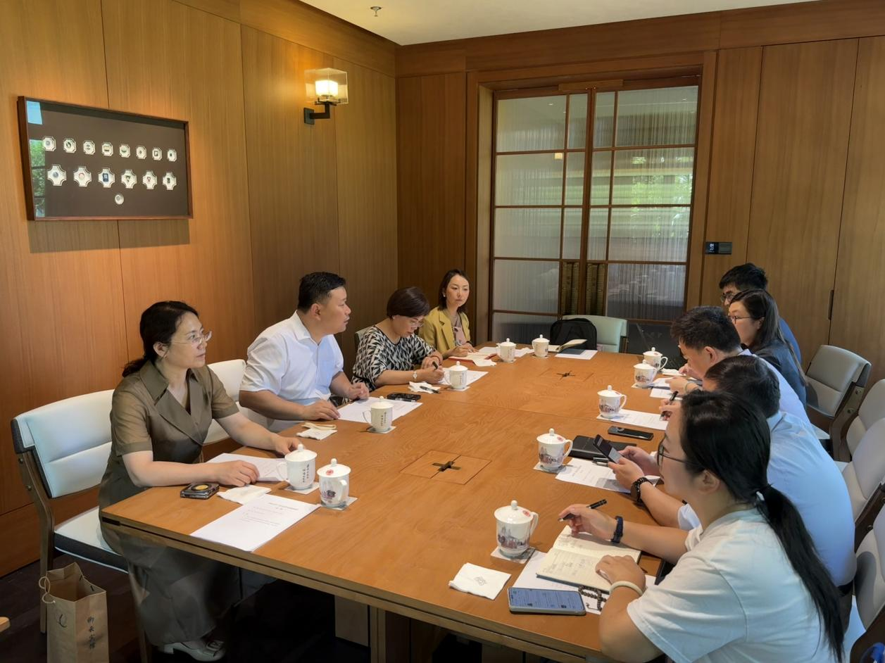 东区事务办公室赴复旦大学调研学习